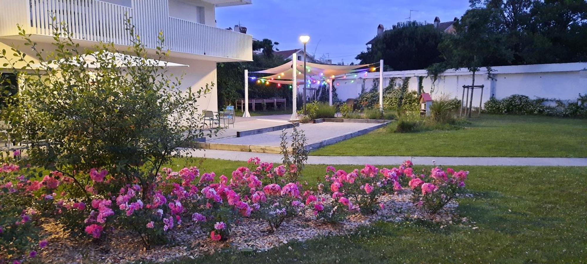 Aparthotel Domitys Les Pagelles Toulouse Exterior foto